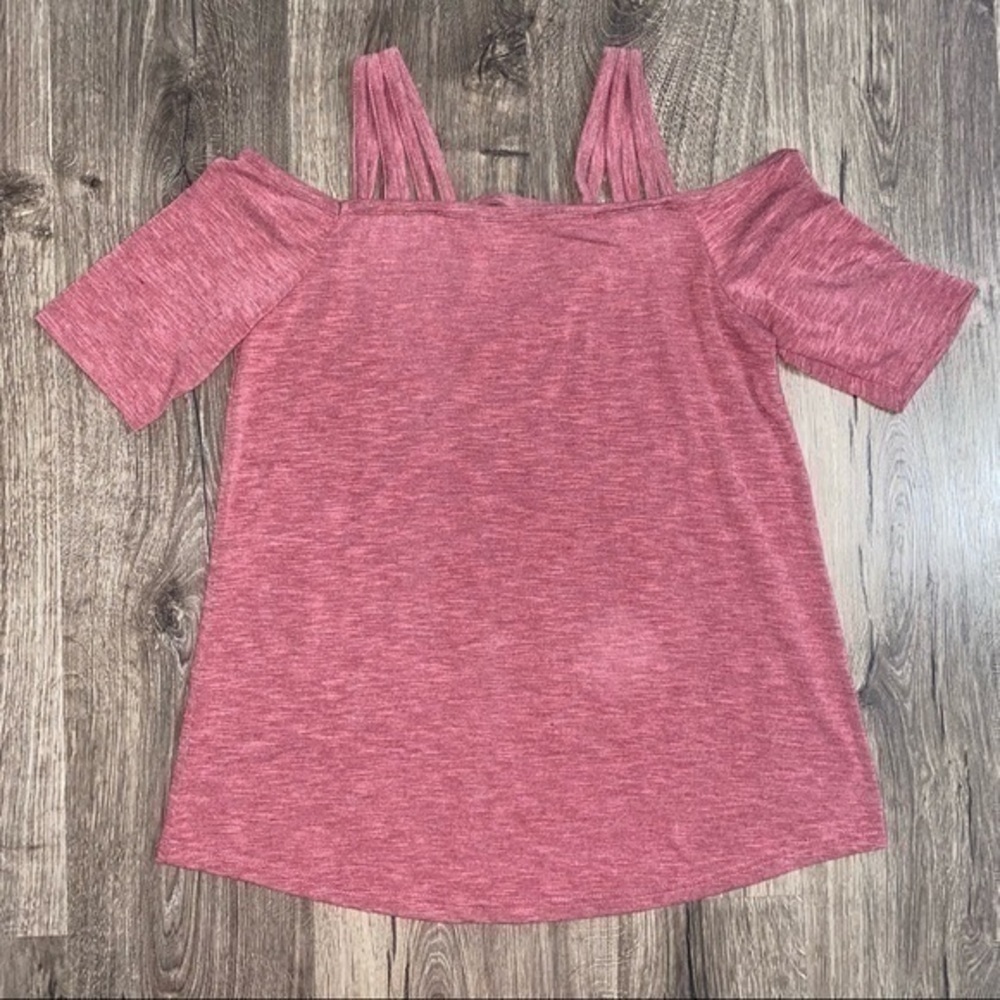 She + Sky Boutique open shoulder top size medium - Picture 2 of 2